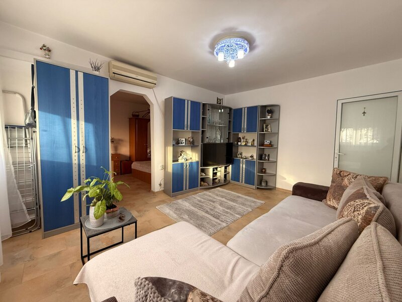 Spitalul Judetean, apartament 2 camere, 42 mp utili.