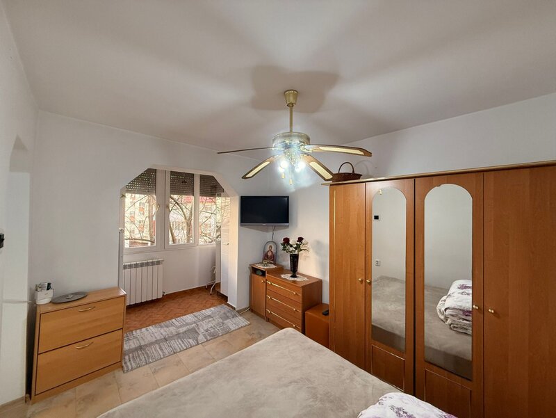 Spitalul Judetean, apartament 2 camere, 42 mp utili.