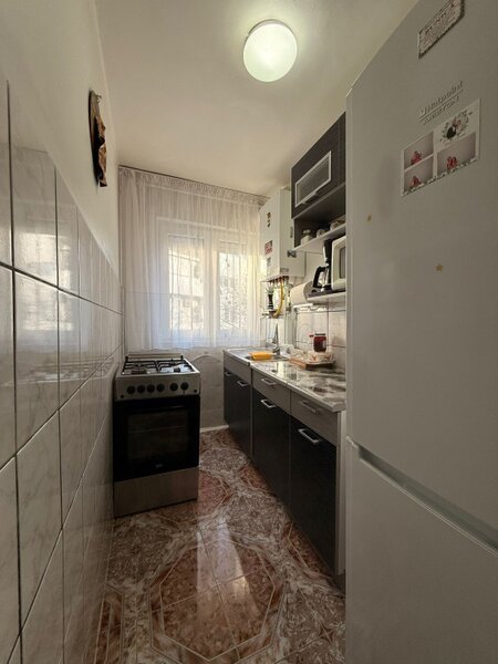 Spitalul Judetean, apartament 2 camere, 42 mp utili.